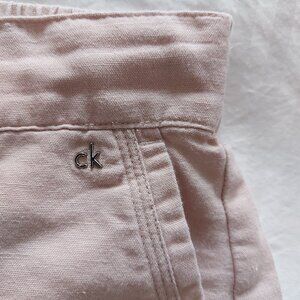Calvin Klein Women's linen shorts size 2 - Blush pink